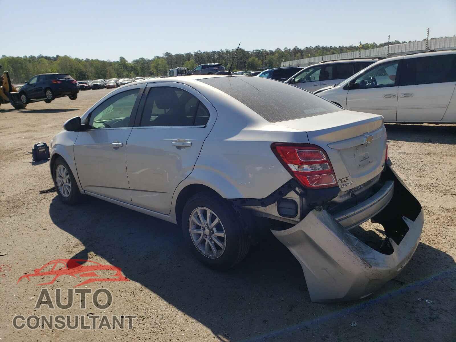 CHEVROLET SONIC 2017 - 1G1JD5SH8H4145650