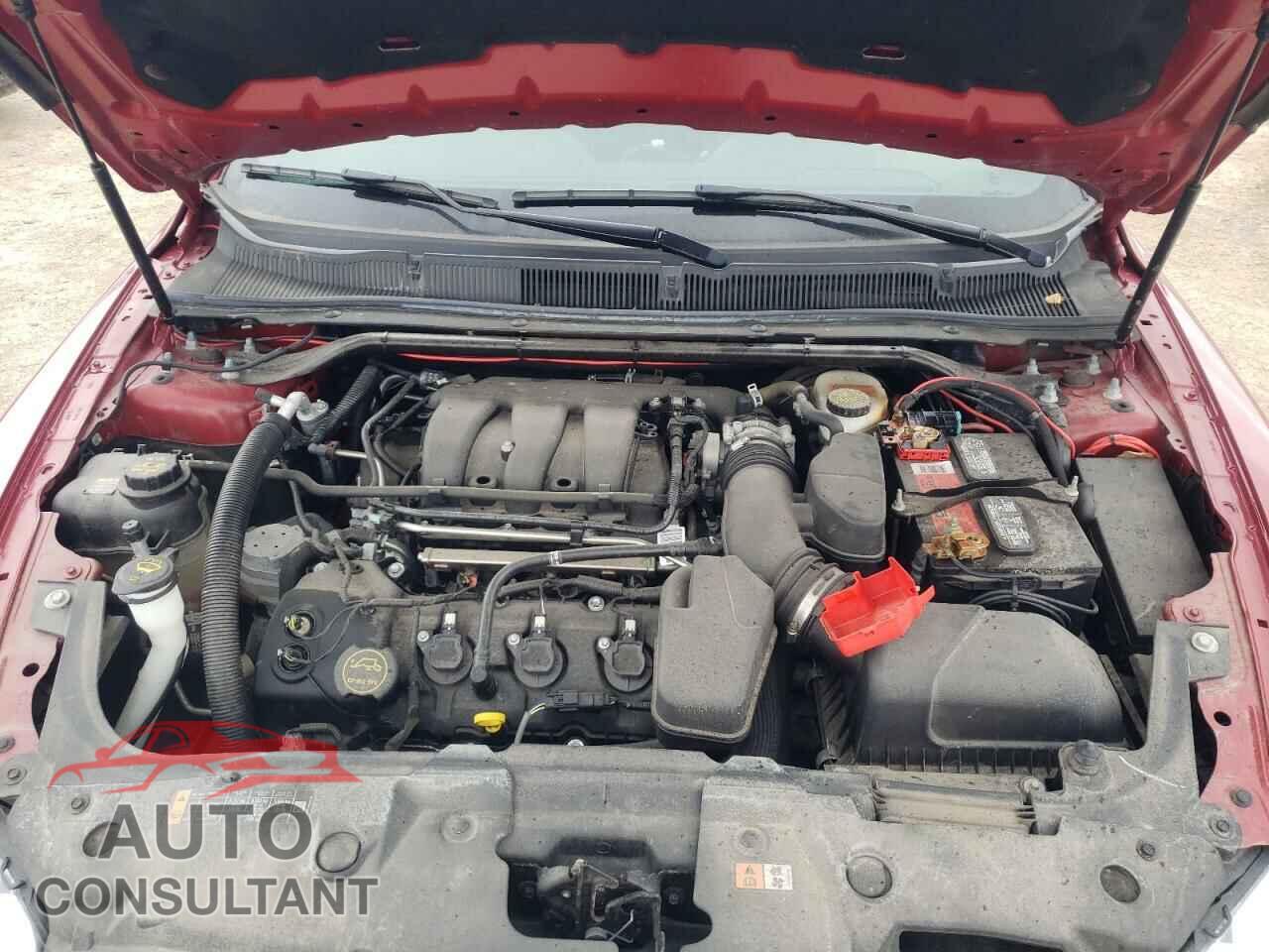 FORD TAURUS 2018 - 1FAHP2E80JG118329