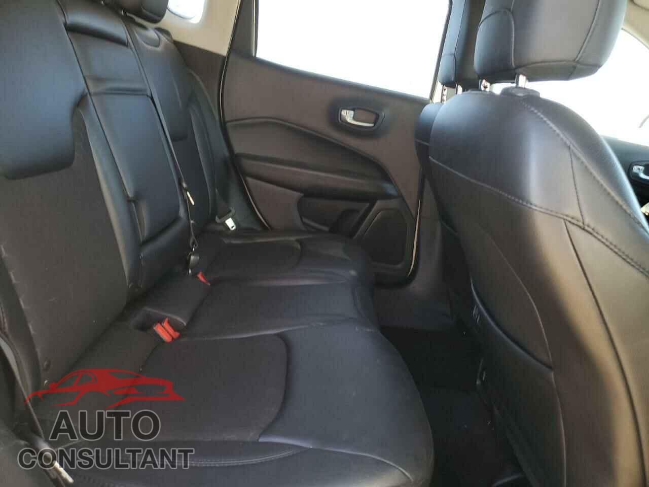 JEEP COMPASS 2018 - 3C4NJCBB2JT327264