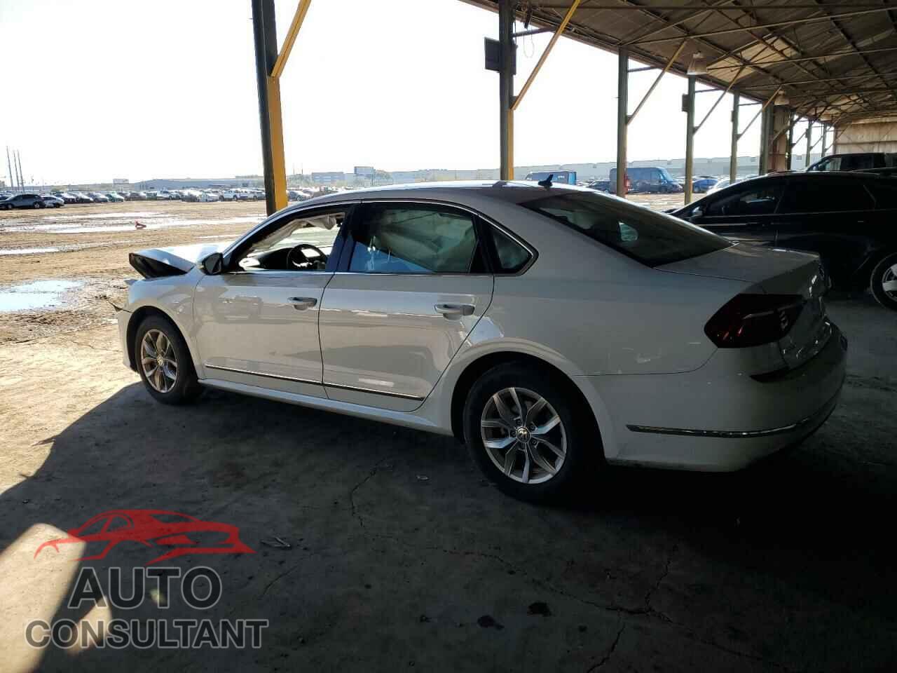 VOLKSWAGEN PASSAT 2017 - 1VWAT7A35HC035525