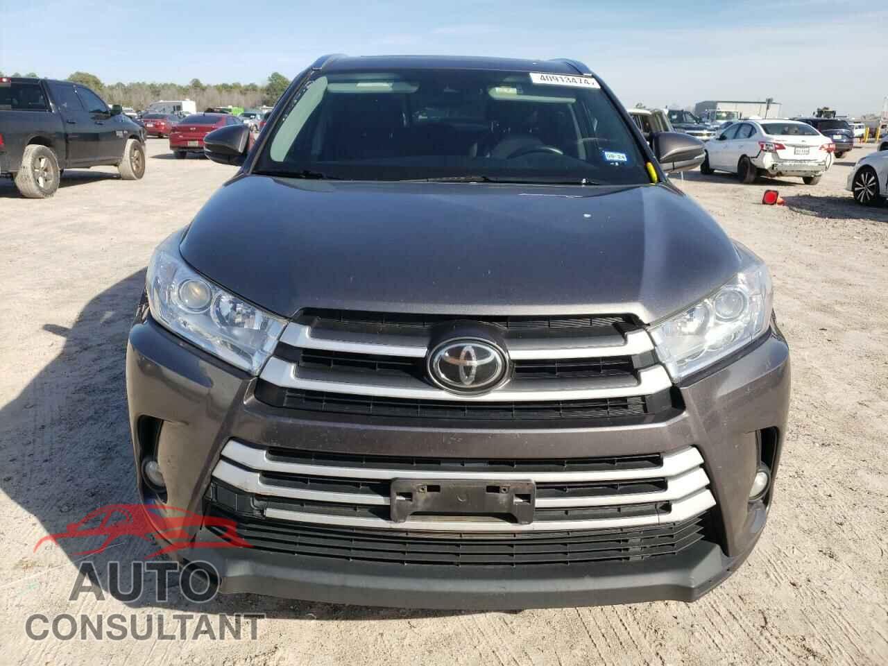 TOYOTA HIGHLANDER 2017 - 5TDKZRFH1HS211457