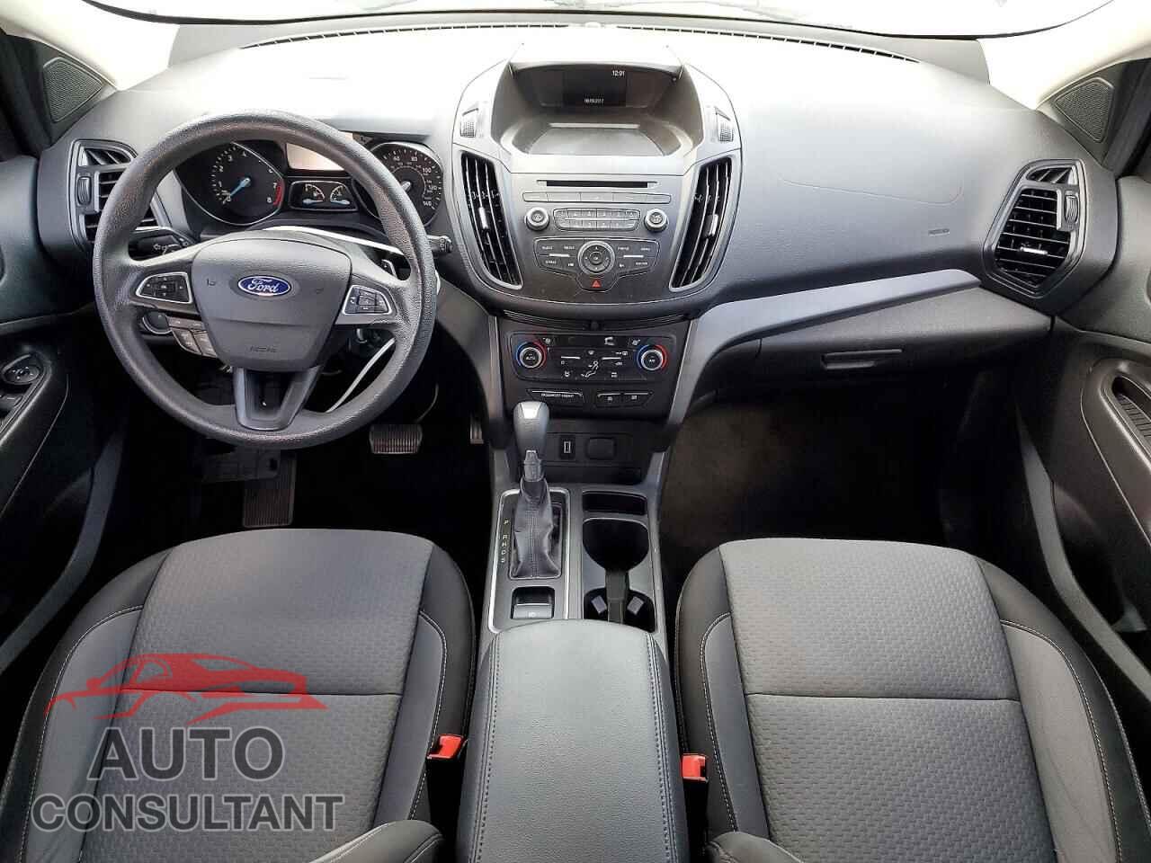 FORD ESCAPE 2017 - 1FMCU9GD6HUF04213