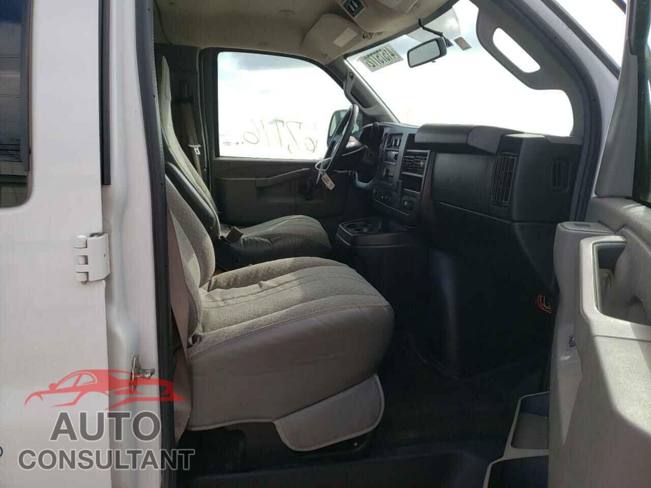 CHEVROLET EXPRESS 2017 - 1GAZGPFF4H1215466