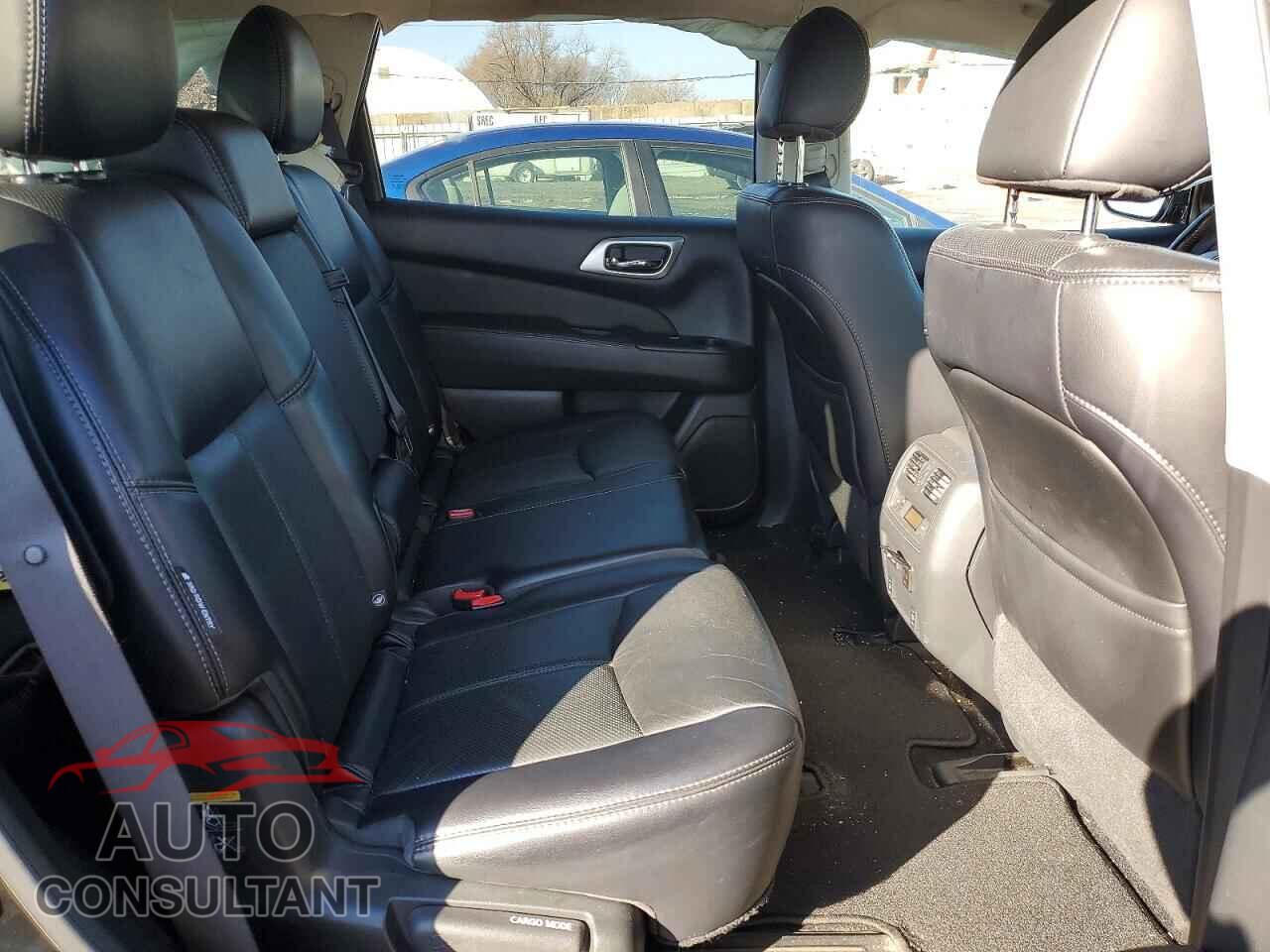 NISSAN PATHFINDER 2019 - 5N1DR2MM4KC647014