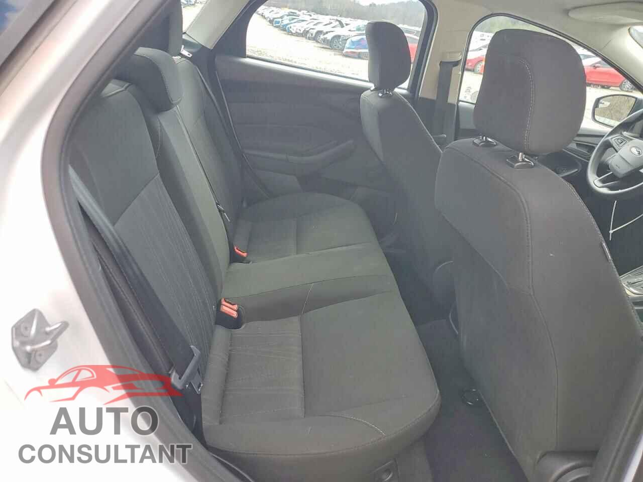 FORD FOCUS 2018 - 1FADP3E24JL326463