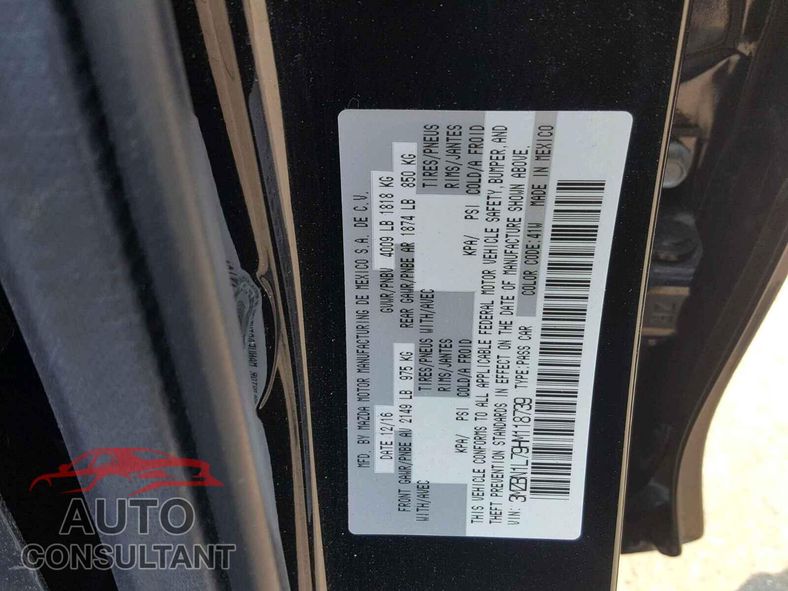 MAZDA 3 2017 - 3MZBN1L79HM118739