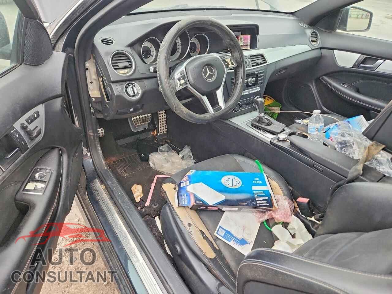 MERCEDES-BENZ C-CLASS 2015 - WDDGJ4HB3FG363374