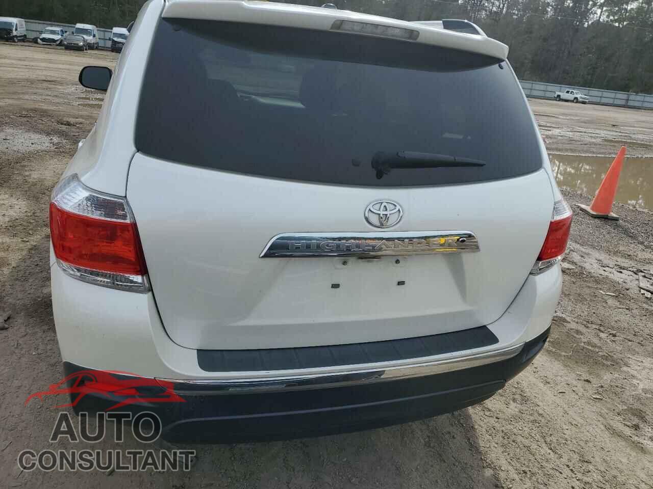 TOYOTA HIGHLANDER 2013 - 5TDYK3EH6DS129697