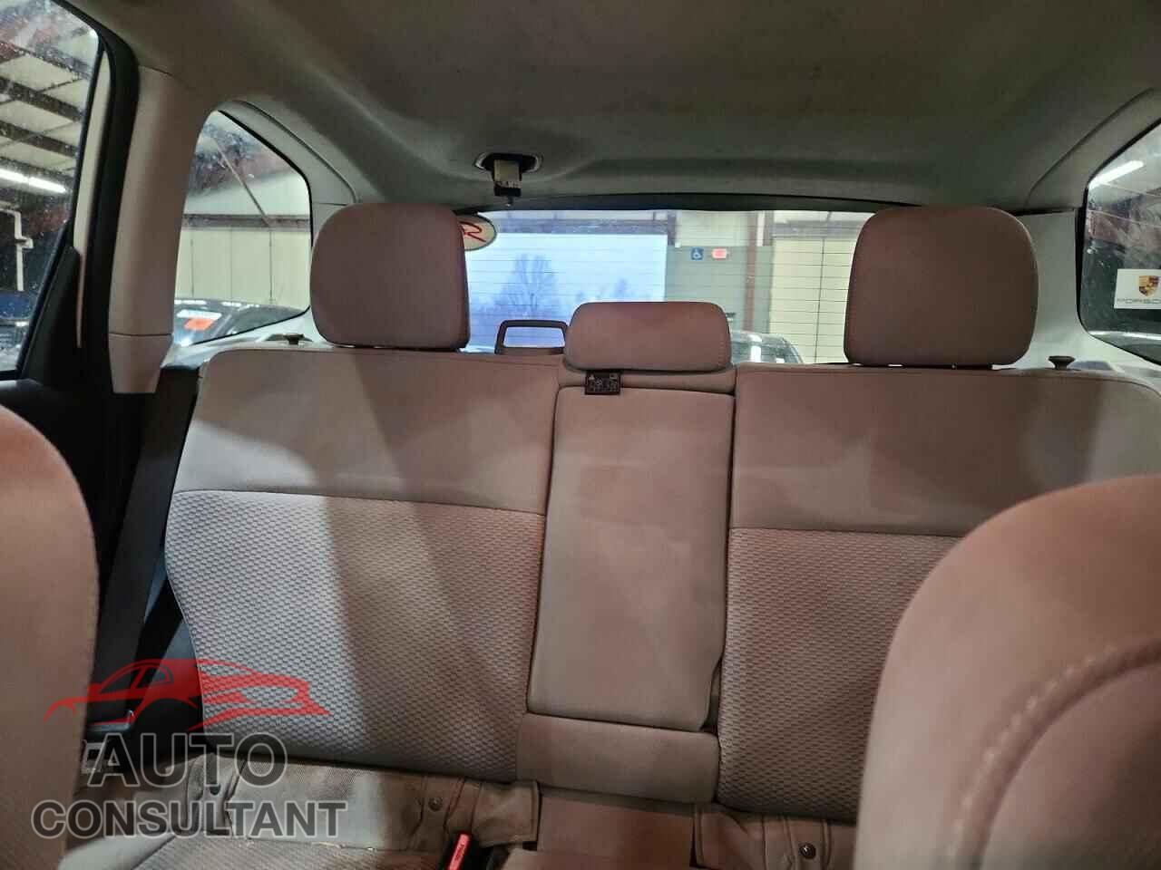 SUBARU FORESTER 2018 - JF2SJAEC6JH444759