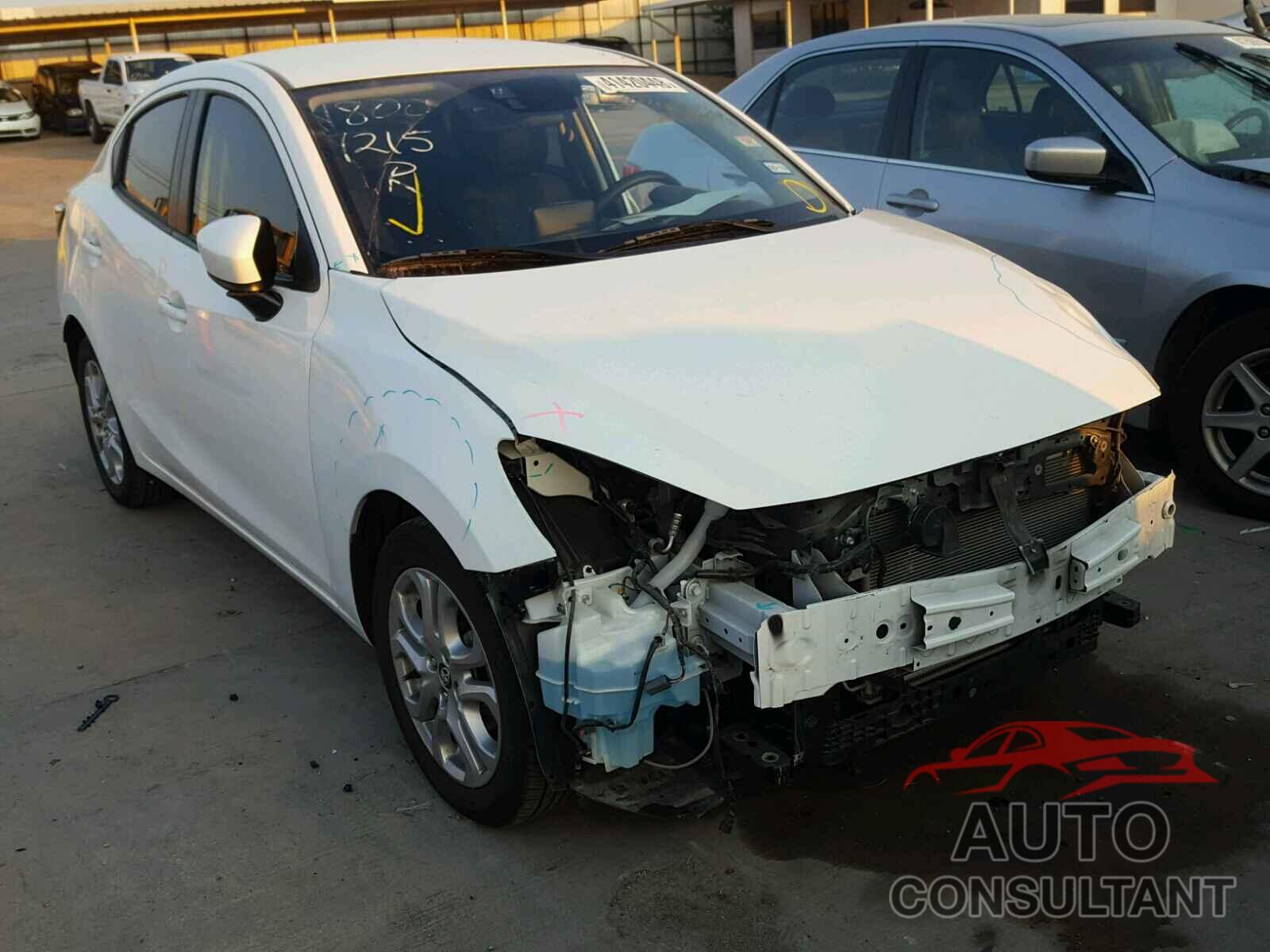 TOYOTA YARIS 2017 - 3MYDLBYV4HY156310