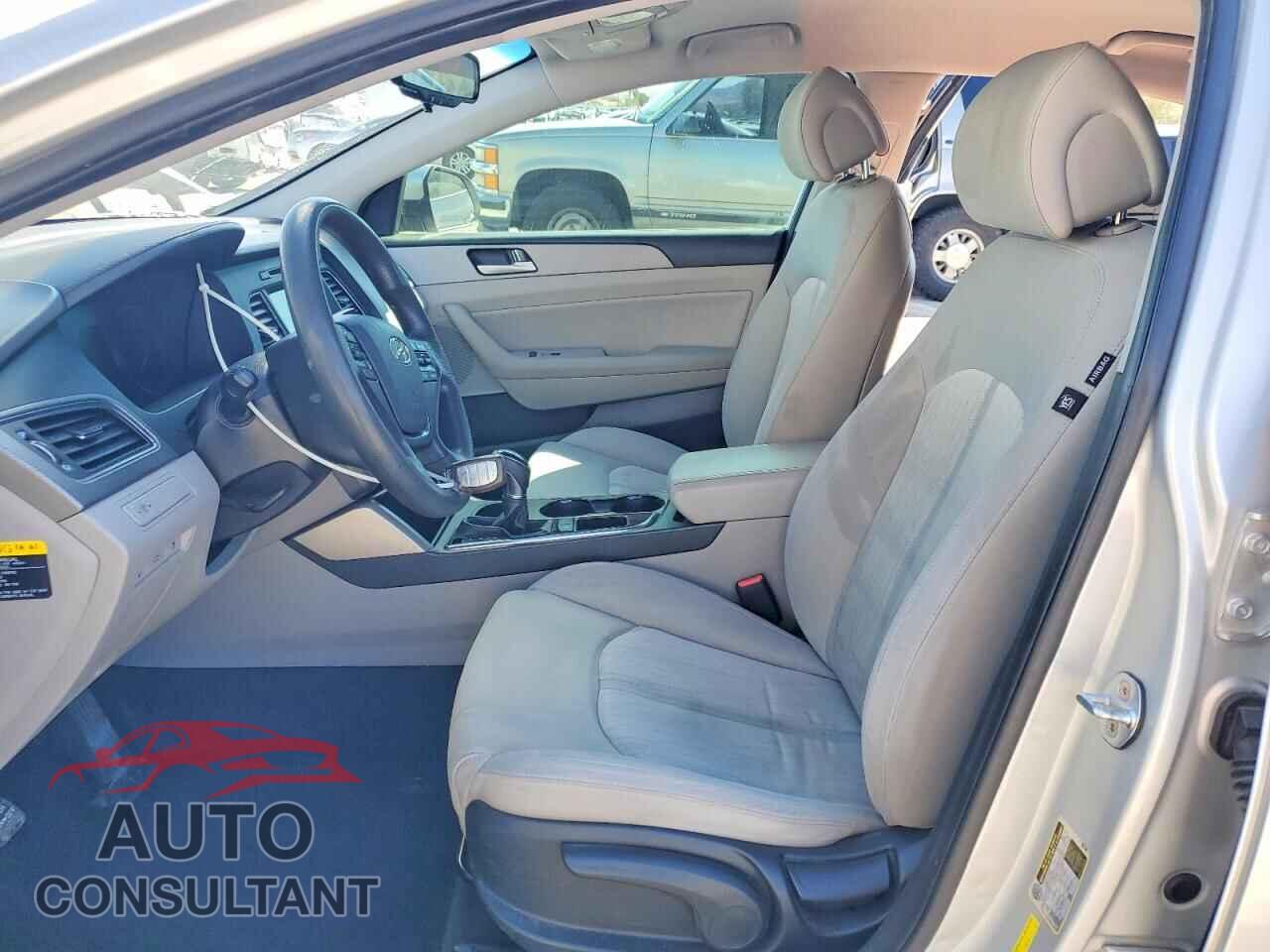 HYUNDAI SONATA 2017 - KMHE24L1XHA044035
