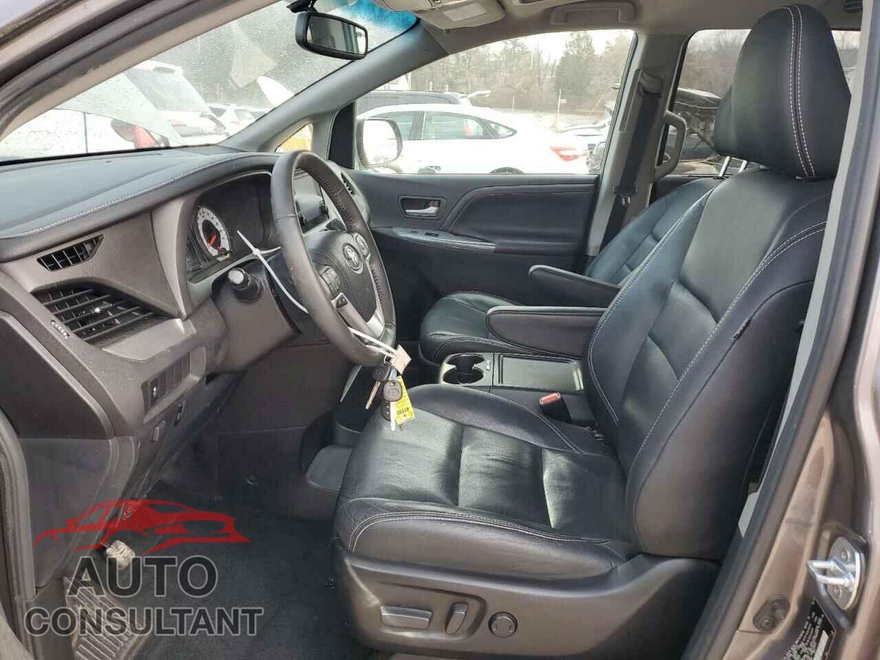 TOYOTA SIENNA 2017 - 5TDXZ3DC8HS848680