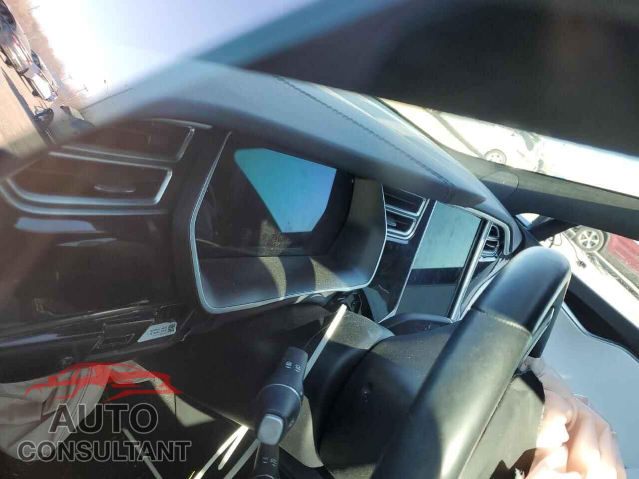 TESLA MODEL S 2017 - 5YJSA1E21HF213624
