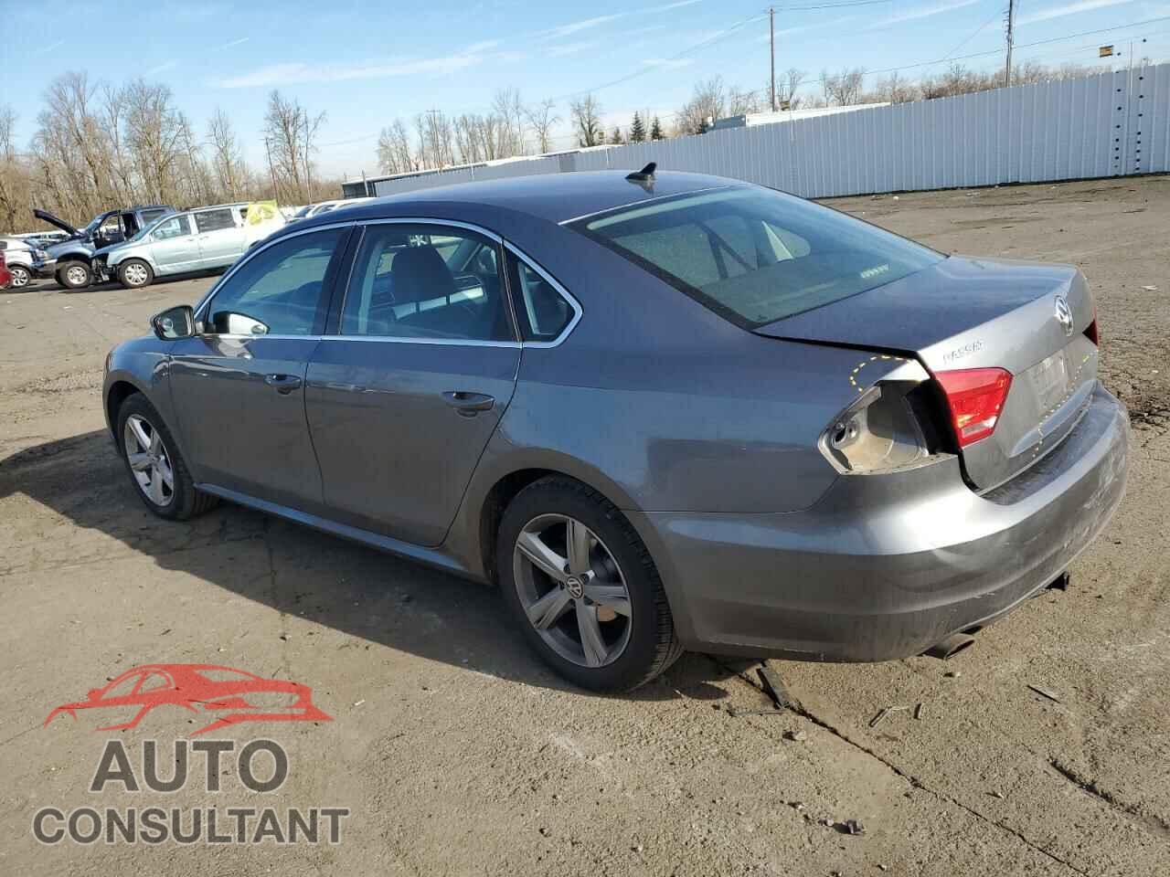 VOLKSWAGEN PASSAT 2013 - 1VWBP7A33DC070292