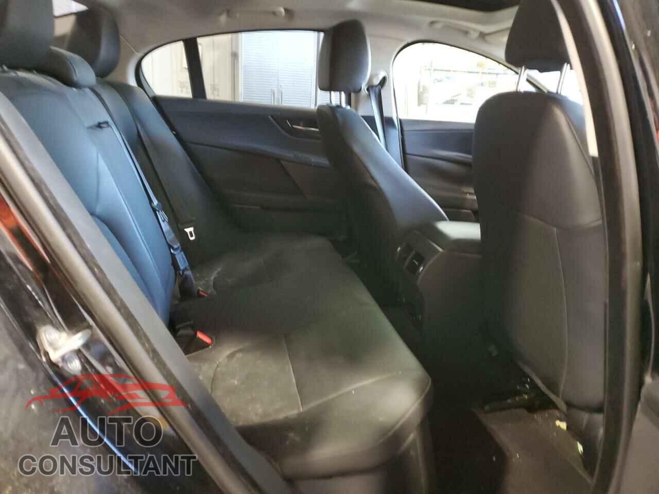 JAGUAR XE 2019 - SAJAD4FX5KCP50632