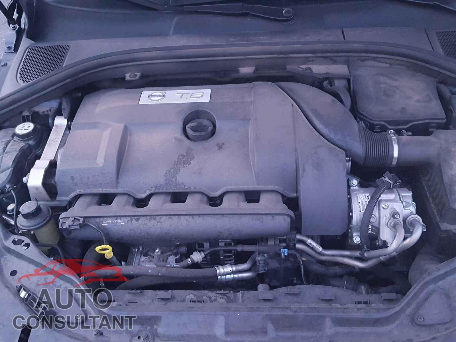 VOLVO XC60 2015 - YV4902RM3F2664974