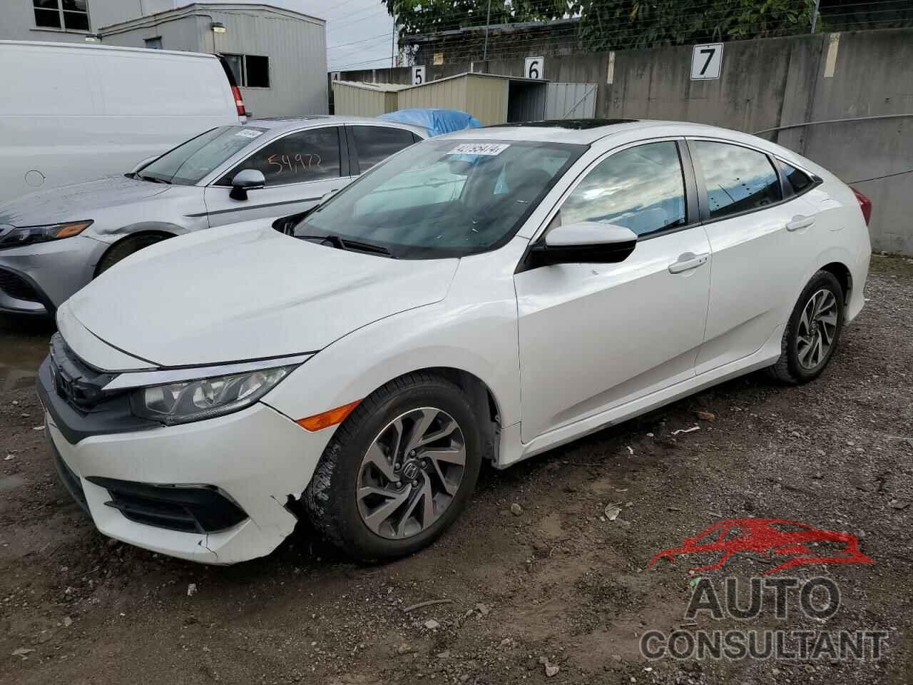 HONDA CIVIC 2018 - 19XFC2F73JE035657