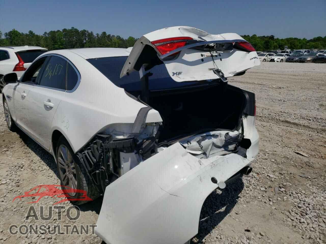 JAGUAR XF 2017 - SAJBR4BV0HCY33176