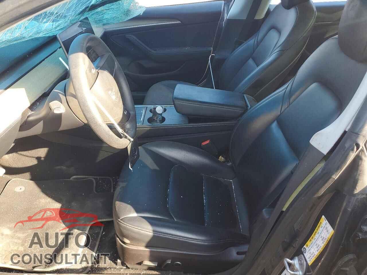 TESLA MODEL 3 2021 - 5YJ3E1EB2MF979686