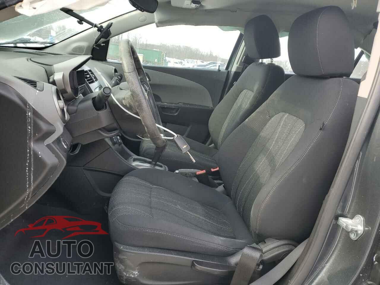 CHEVROLET SONIC 2013 - 1G1JC5SG9D4103413