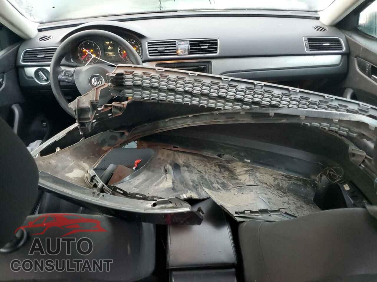 VOLKSWAGEN PASSAT 2013 - 1VWAH7A31DC075869