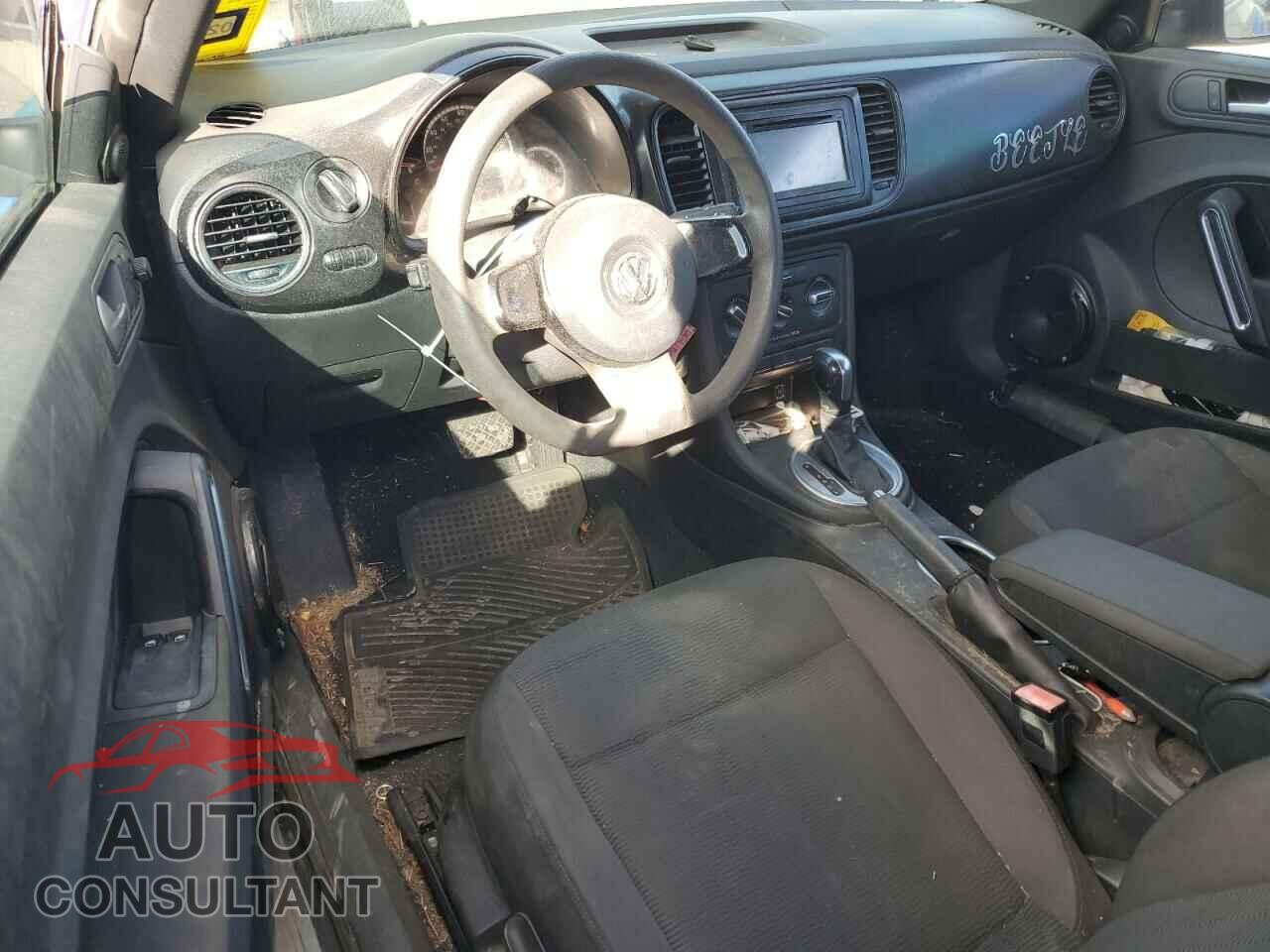 VOLKSWAGEN BEETLE 2014 - 3VWF17AT8EM655176