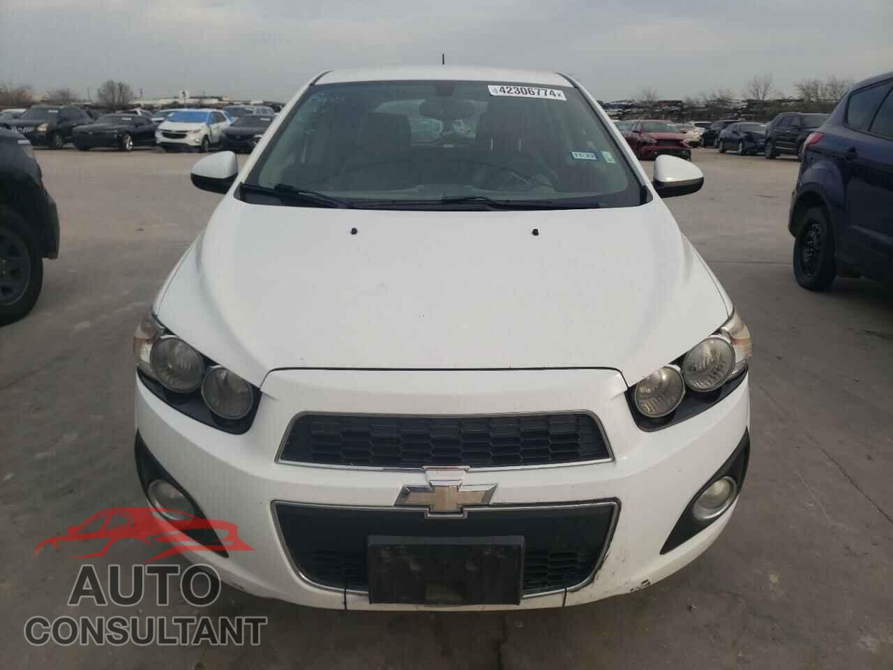 CHEVROLET SONIC 2016 - 1G1JE6SB3G4137078