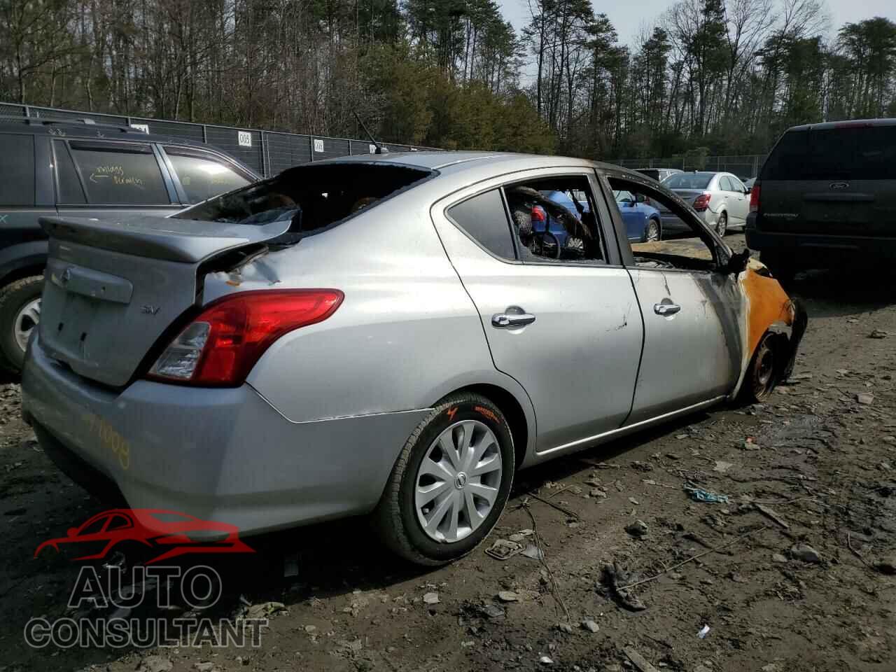 NISSAN VERSA 2019 - 3N1CN7AP8KL860143