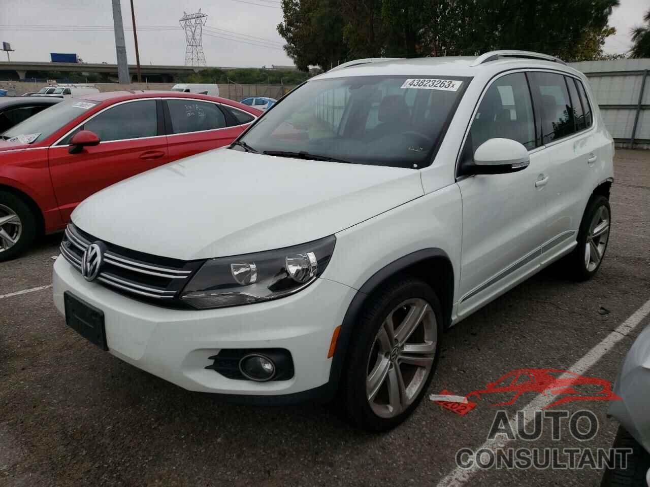 VOLKSWAGEN TIGUAN 2016 - WVGAV7AX1GW013899