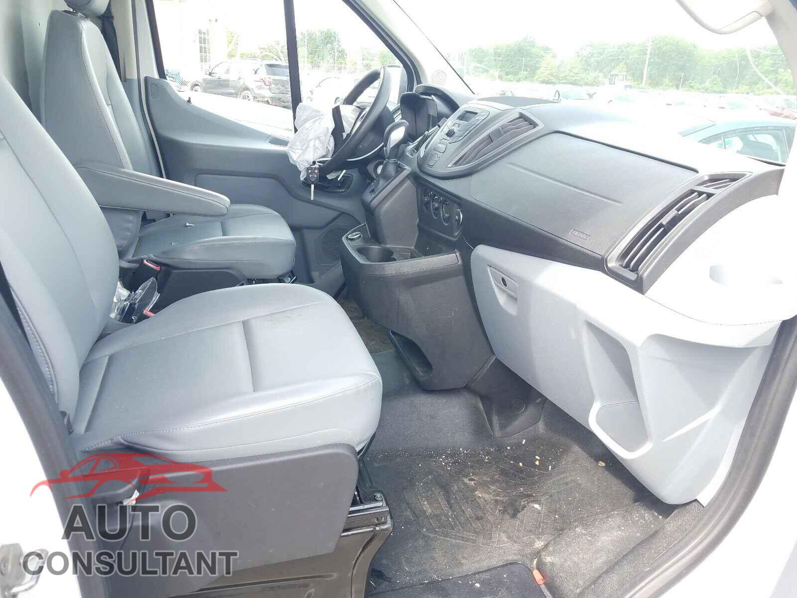 FORD TRANSIT CO 2018 - 1FTYE1ZM4JKA27370