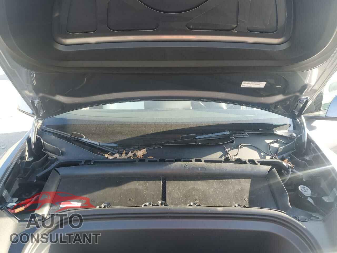 TESLA MODEL Y 2024 - 7SAYGAEE4RF210742