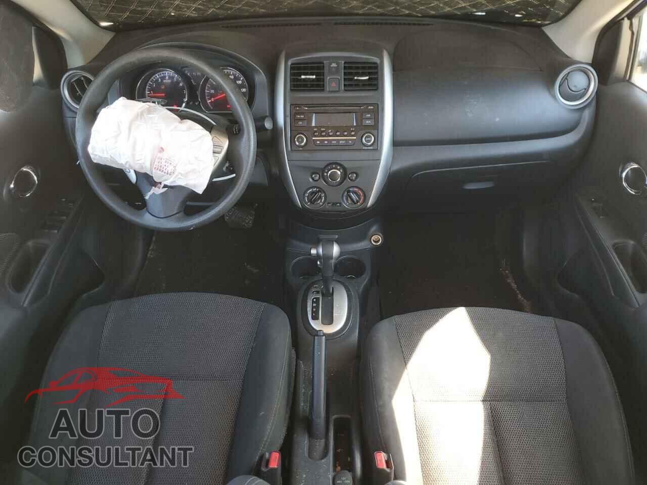 NISSAN VERSA 2017 - 3N1CN7AP7HL832021