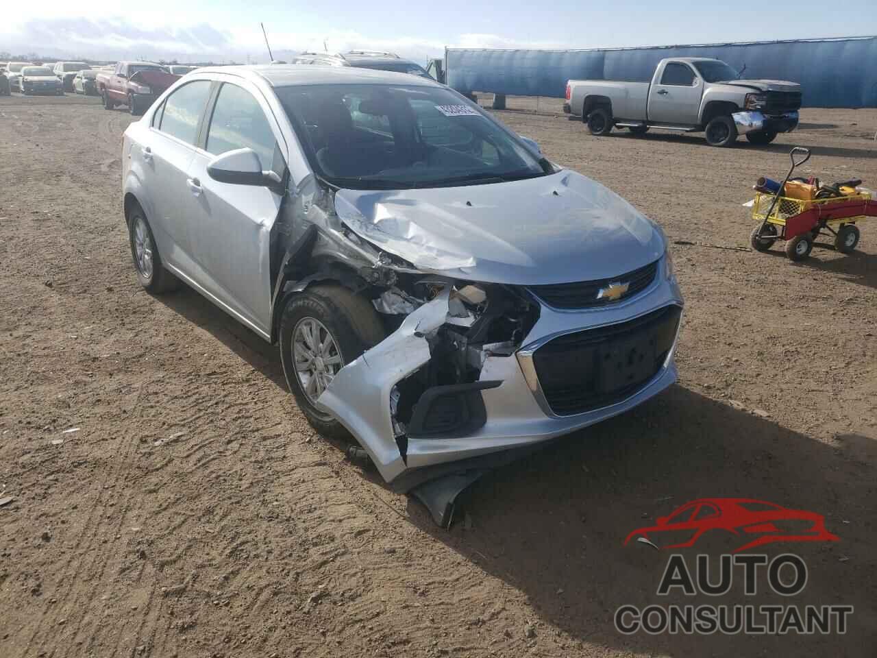 CHEVROLET SONIC 2018 - 1G1JD5SH2J4104811