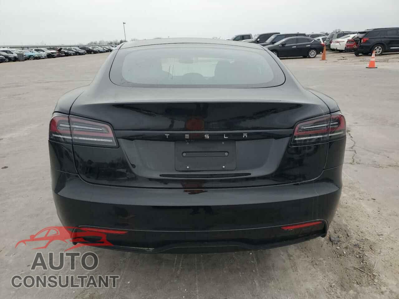 TESLA MODEL S 2023 - 5YJSA1E57PF527982