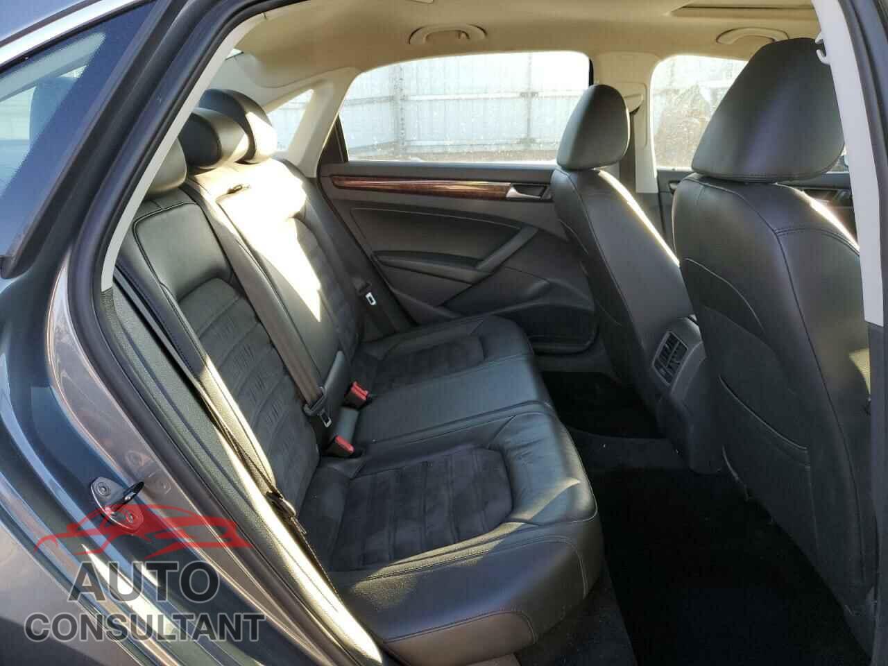 VOLKSWAGEN PASSAT 2013 - 1VWCM7A32DC146405