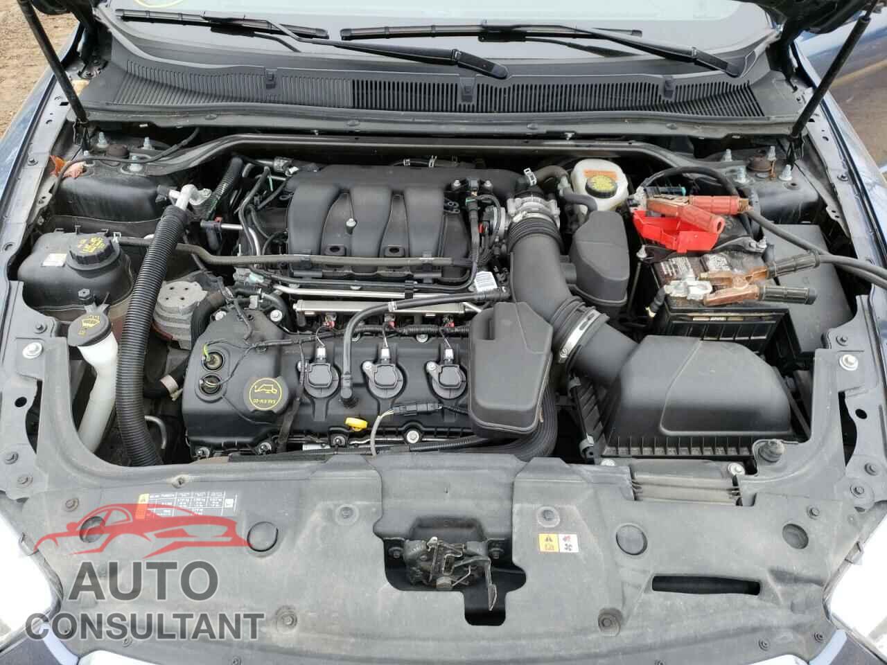 FORD TAURUS 2018 - 1FAHP2F80JG119768