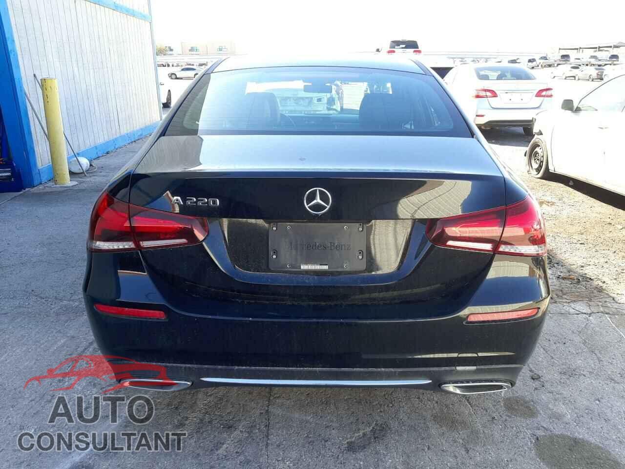 MERCEDES-BENZ A-CLASS 2019 - WDD3G4EB8KW020724