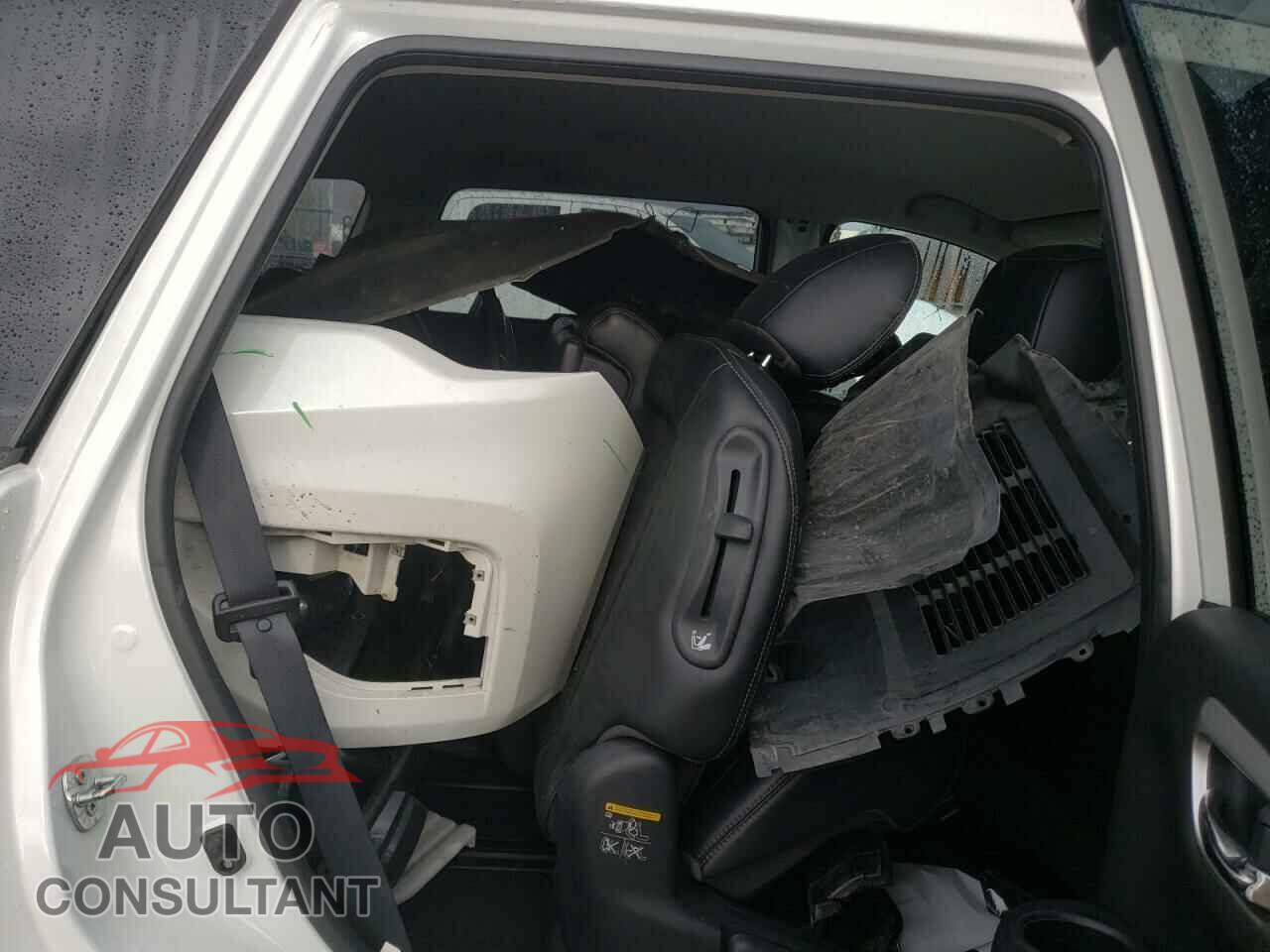 NISSAN PATHFINDER 2017 - 5N1DR2MM9HC619489