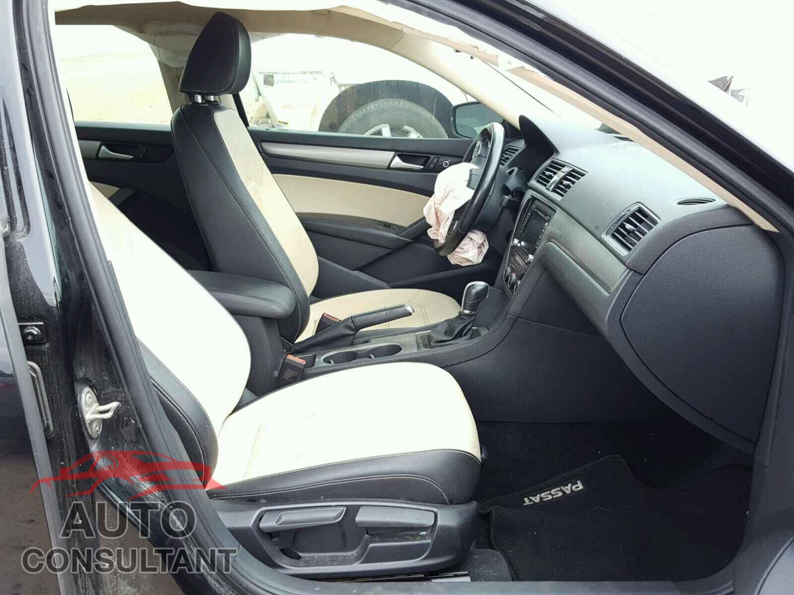 VOLKSWAGEN PASSAT 2015 - 1VWBV7A35FC051106