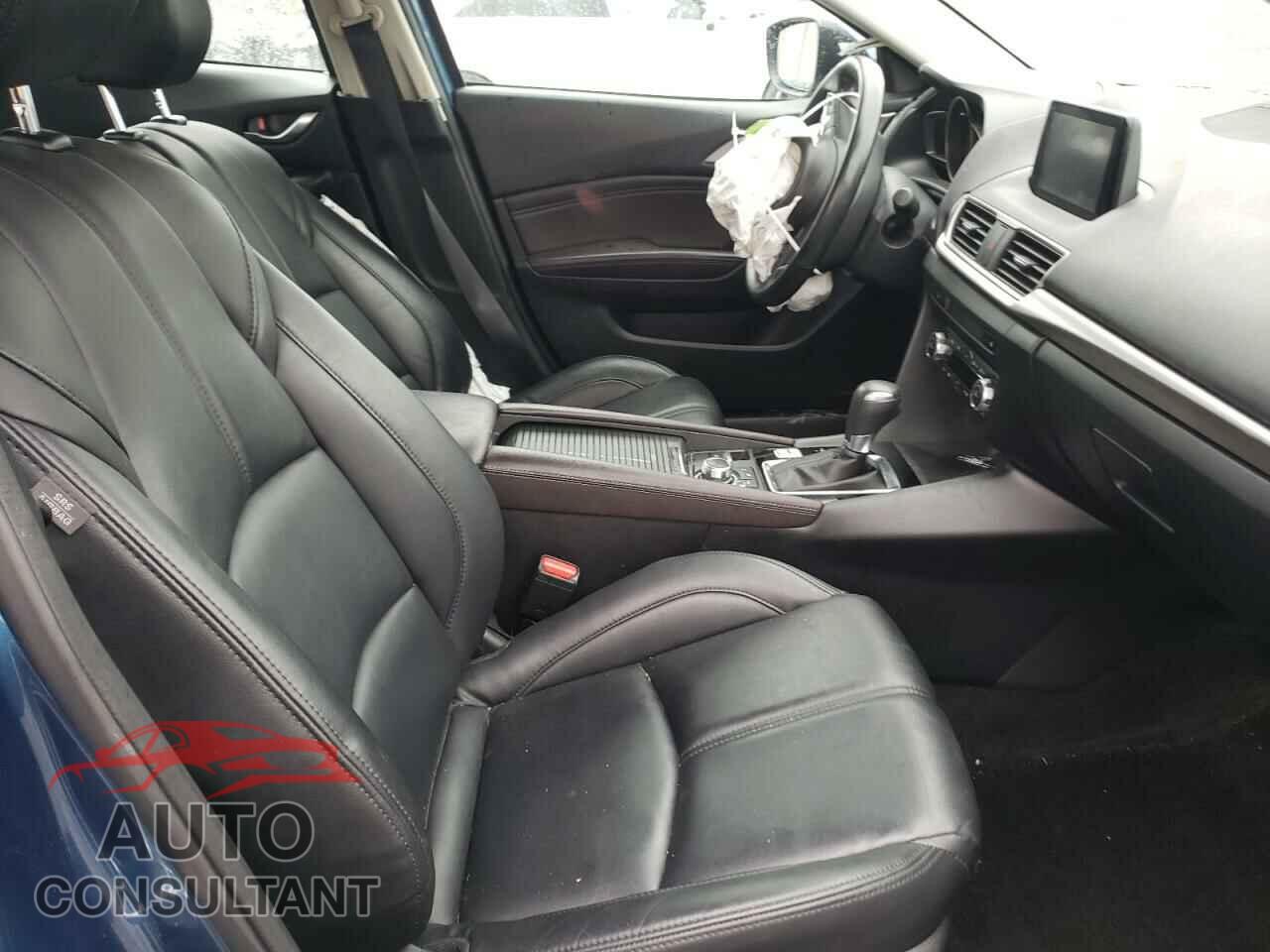 MAZDA 3 2018 - 3MZBN1V38JM200736