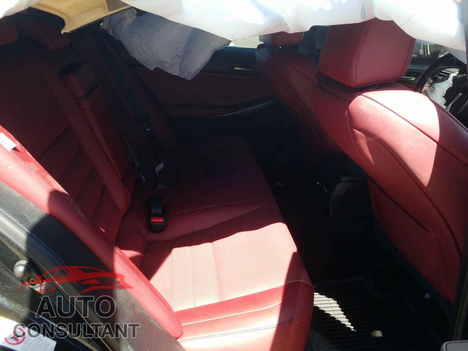 LEXUS IS 2017 - JTHBA1D22H5051052