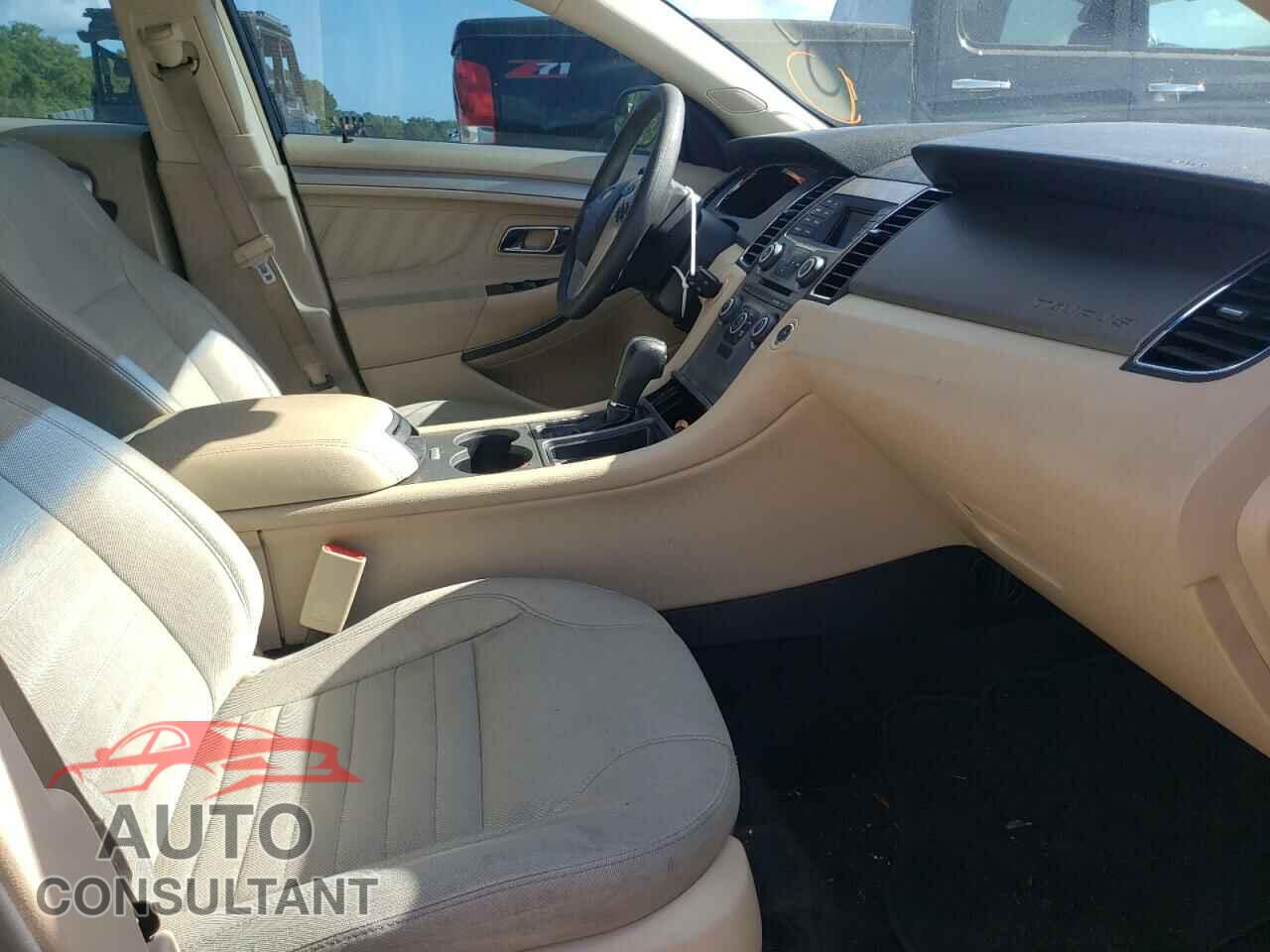 FORD TAURUS 2018 - 1FAHP2D80JG102651