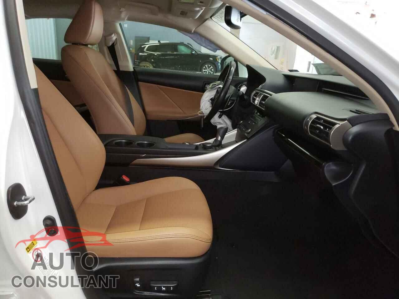 LEXUS IS 2016 - JTHBA1D29G5029984