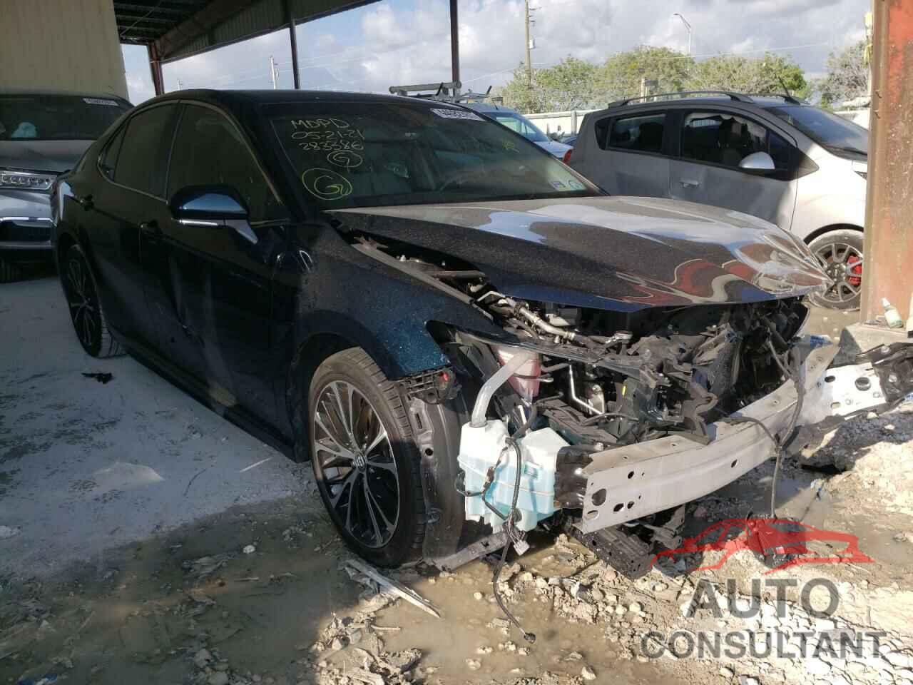 TOYOTA CAMRY 2018 - 4T1B11HK7JU520803