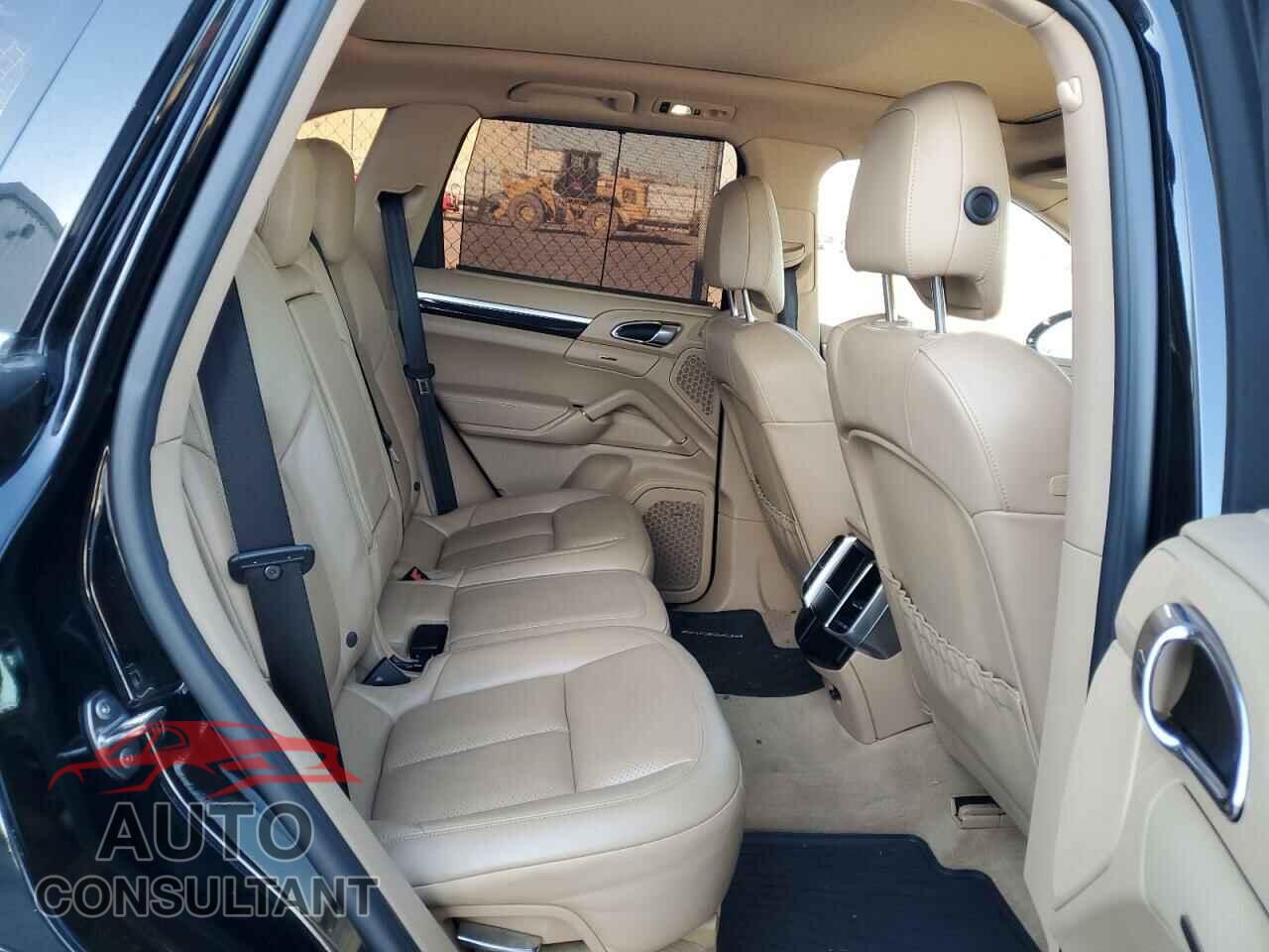 PORSCHE CAYENNE 2016 - WP1AA2A28GLA03572