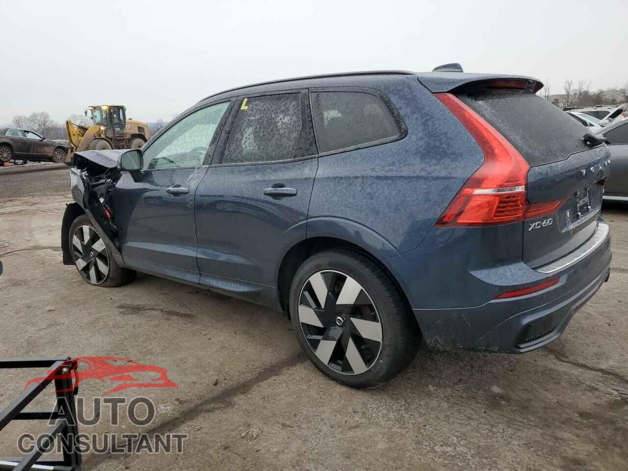 VOLVO XC60 PLUS 2025 - YV4H60RC5S1051213