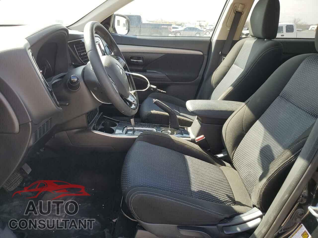 MITSUBISHI OUTLANDER 2017 - JA4AD2A34HZ070163
