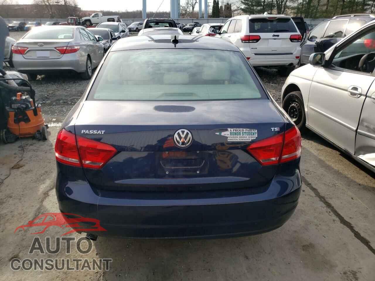 VOLKSWAGEN PASSAT 2015 - 1VWAT7A37FC093228