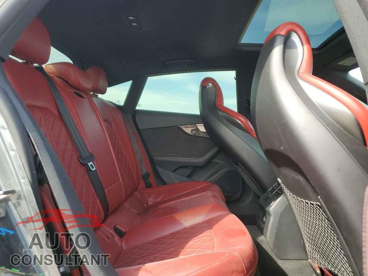 AUDI S5/RS5 2018 - WAUC4CF50JA040593