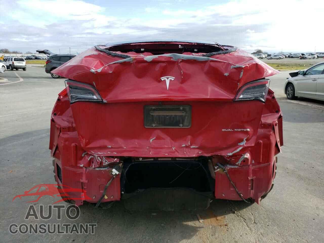 TESLA MODEL Y 2022 - 7SAYGDEE8NF562007